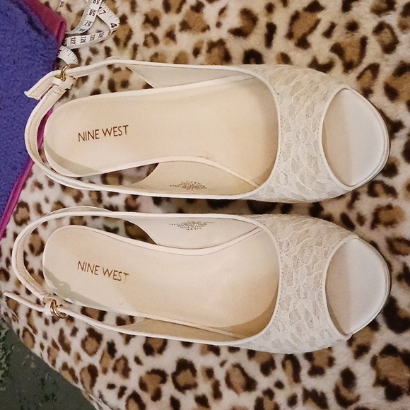 NWOT Nine West ROXII Champagne Lace Open Toe 1" Platform 4" Heels Sz 9M - Picture 2 of 16